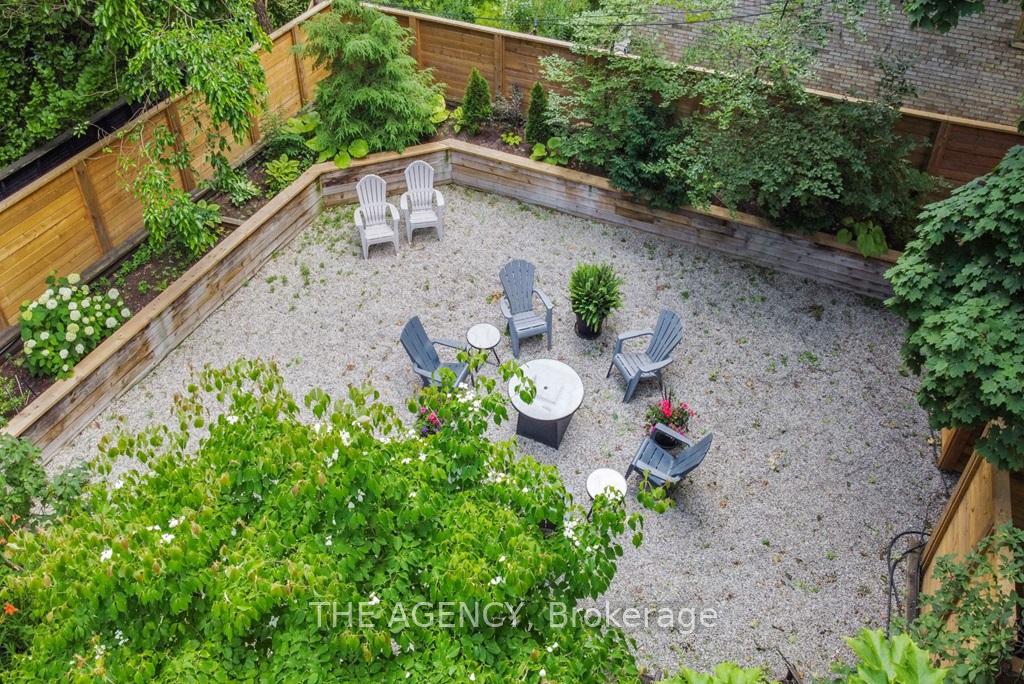 2 Bedrooms Condo at 105 Heath, Toronto For sale
