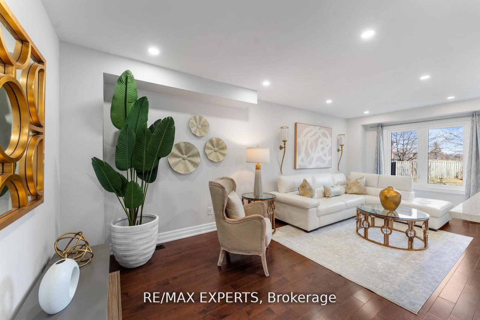 5 Bedrooms Condo at 1484 Torrington, Mississauga For sale