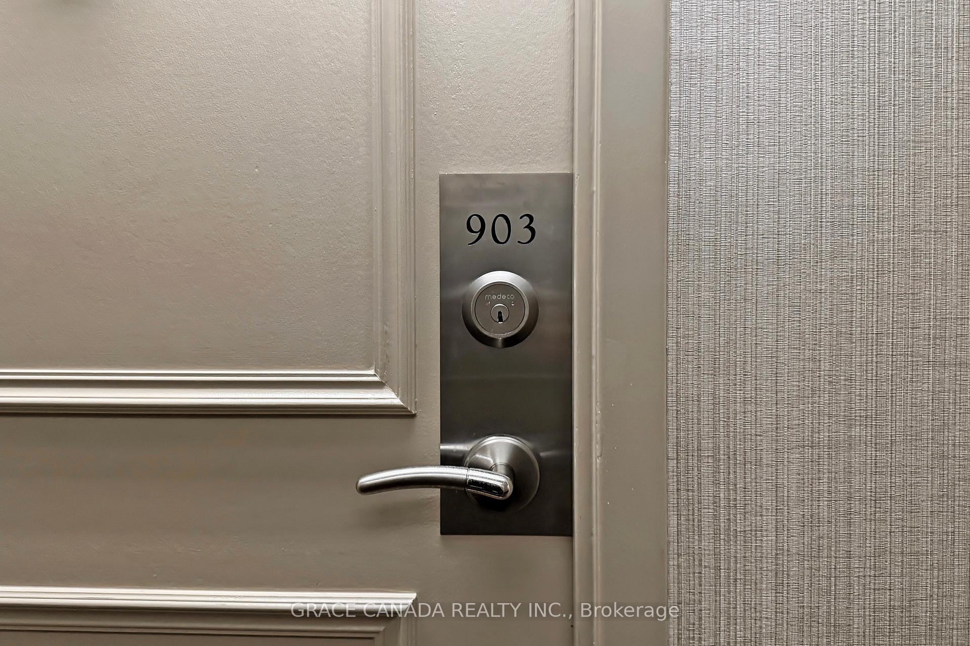2 Bedrooms Condo at 10 Dean Park, Toronto For sale