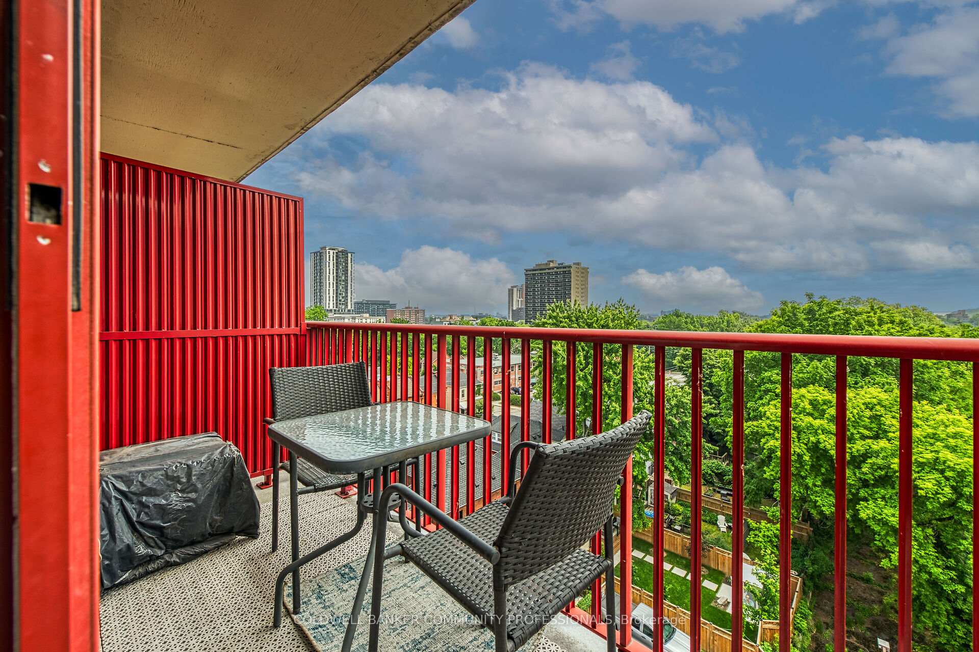 1 Bedroom Condo at 141 Catharine, Hamilton For sale