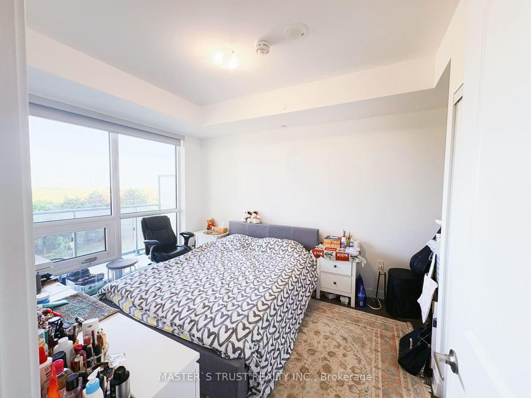 2 Bedrooms Condo at 4699 Glen Erin, Mississauga For sale