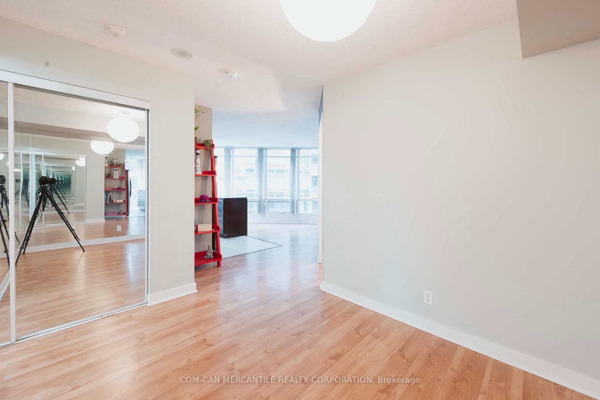 2 Bedrooms Condo at 361 Front,  Toronto For sale
