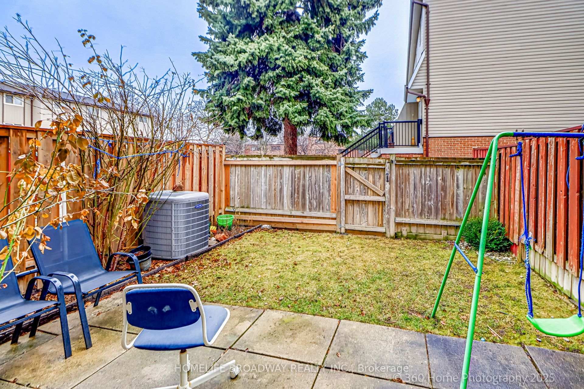3 Bedrooms Condo at 51 Yellow Birch, Toronto For sale