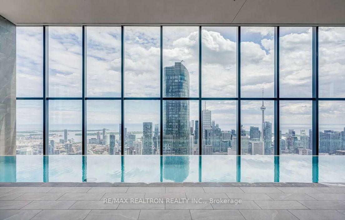 2 Bedrooms Condo at 7 Grenville, Toronto For sale
