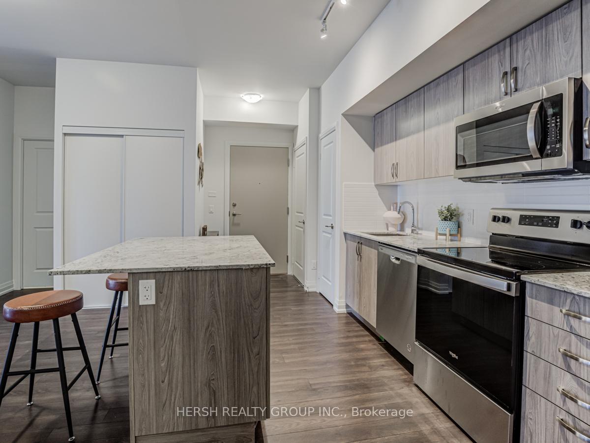 4 Bedrooms Condo at 10 Meadowglen,  Toronto For sale