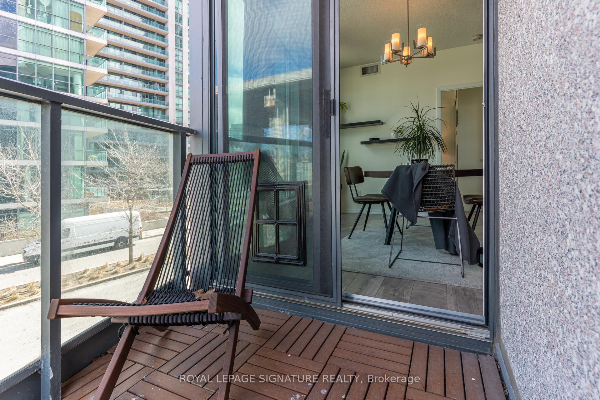 2 Bedrooms Condo at 231 Fort York, Toronto For sale