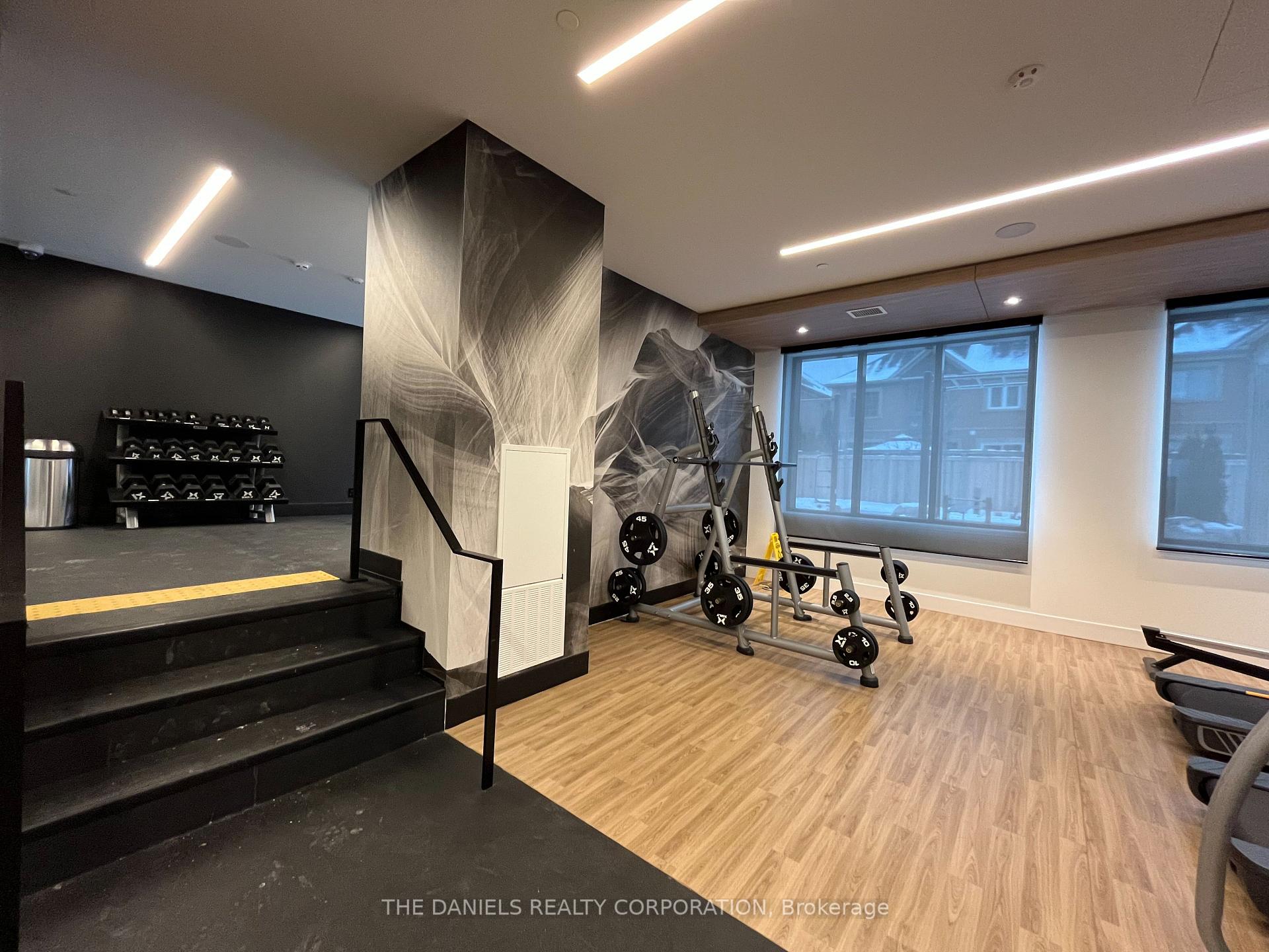2 Bedrooms Condo at 8 Beverley Glen,  Vaughan For sale