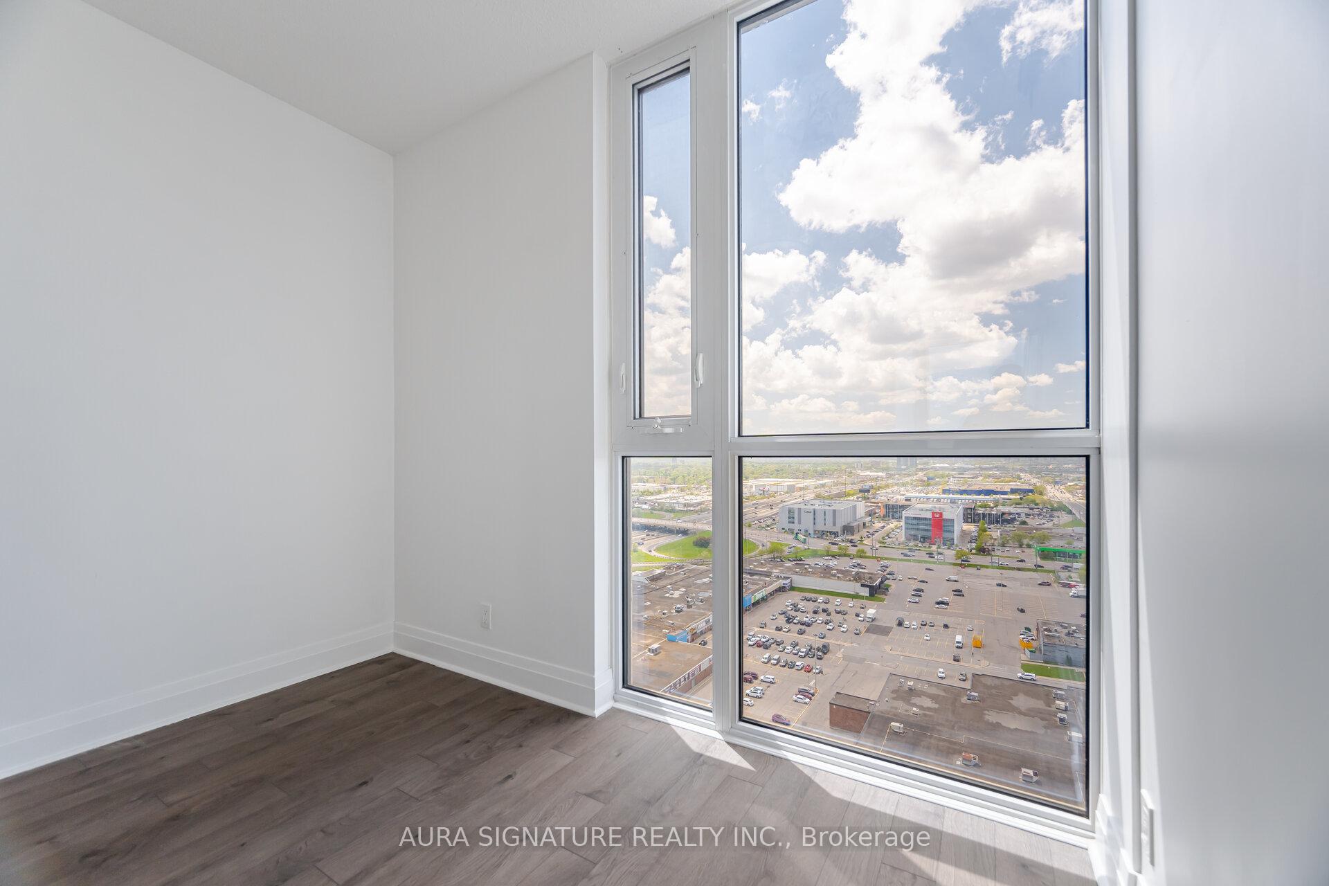 2 Bedrooms Condo at 15 Zorra, Toronto For sale