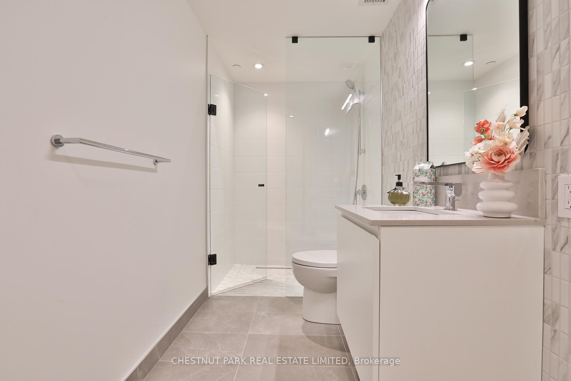 3 Bedrooms Condo at 1414 Bayview, Toronto For sale