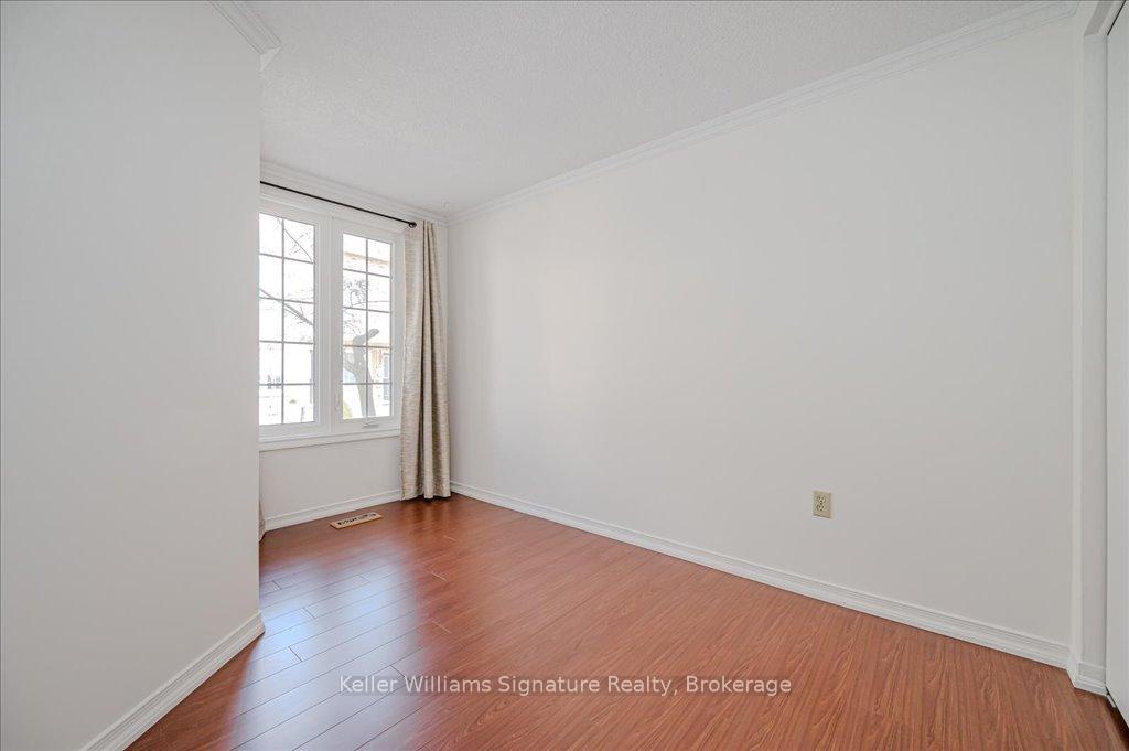 3 Bedrooms Condo at 2055 Walkers,  Burlington For sale