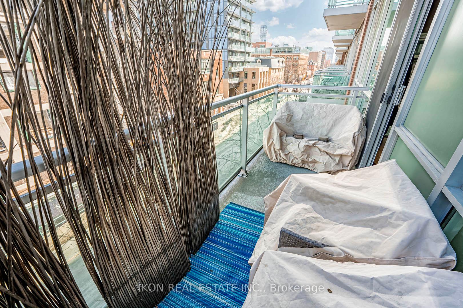 3 Bedrooms Condo at 116 George, Toronto For sale