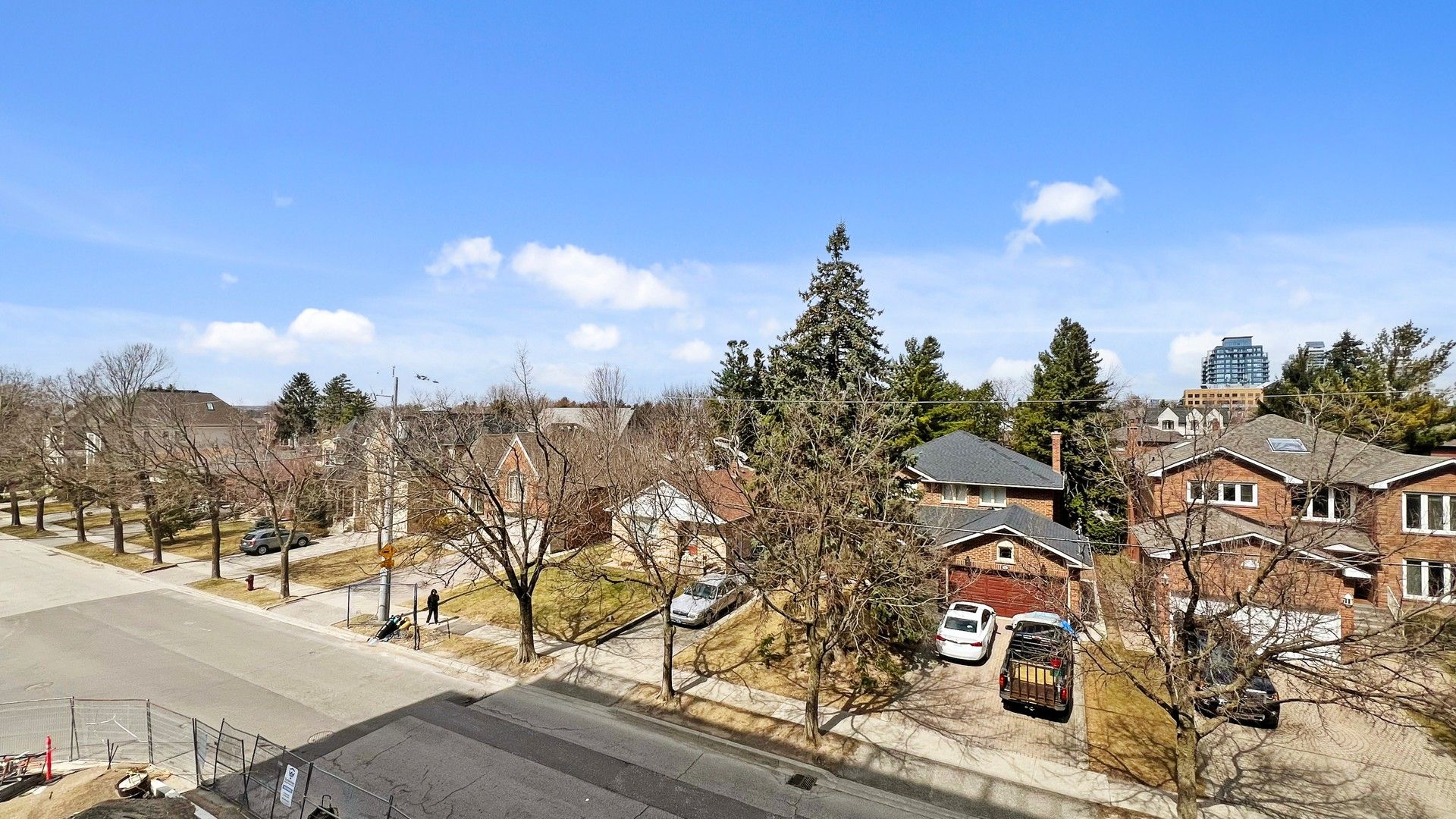 8888 Yonge Street 215