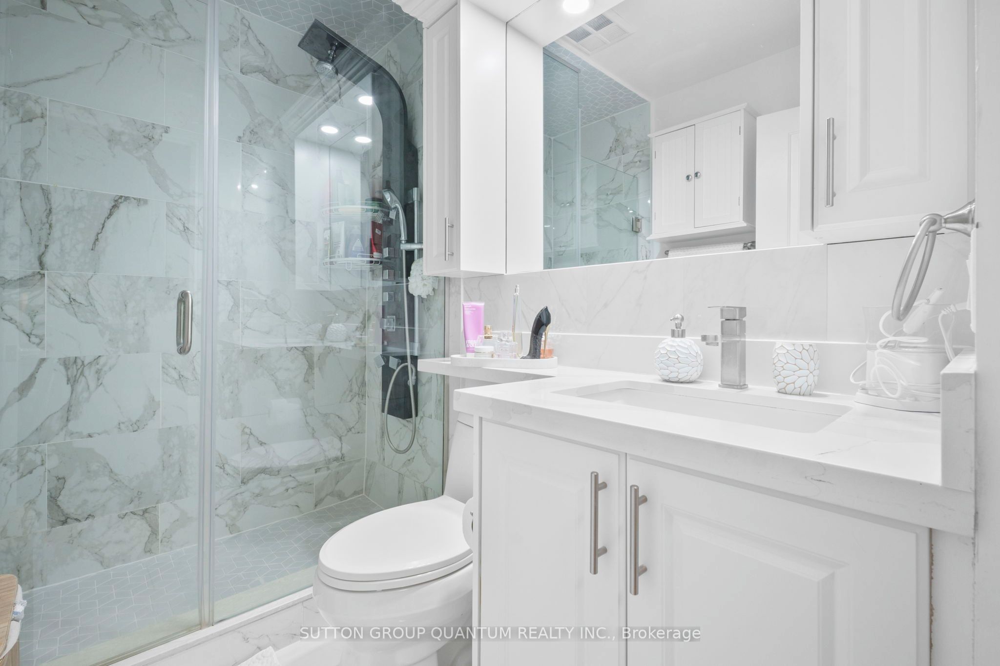 90 Absolute Avenue, #302