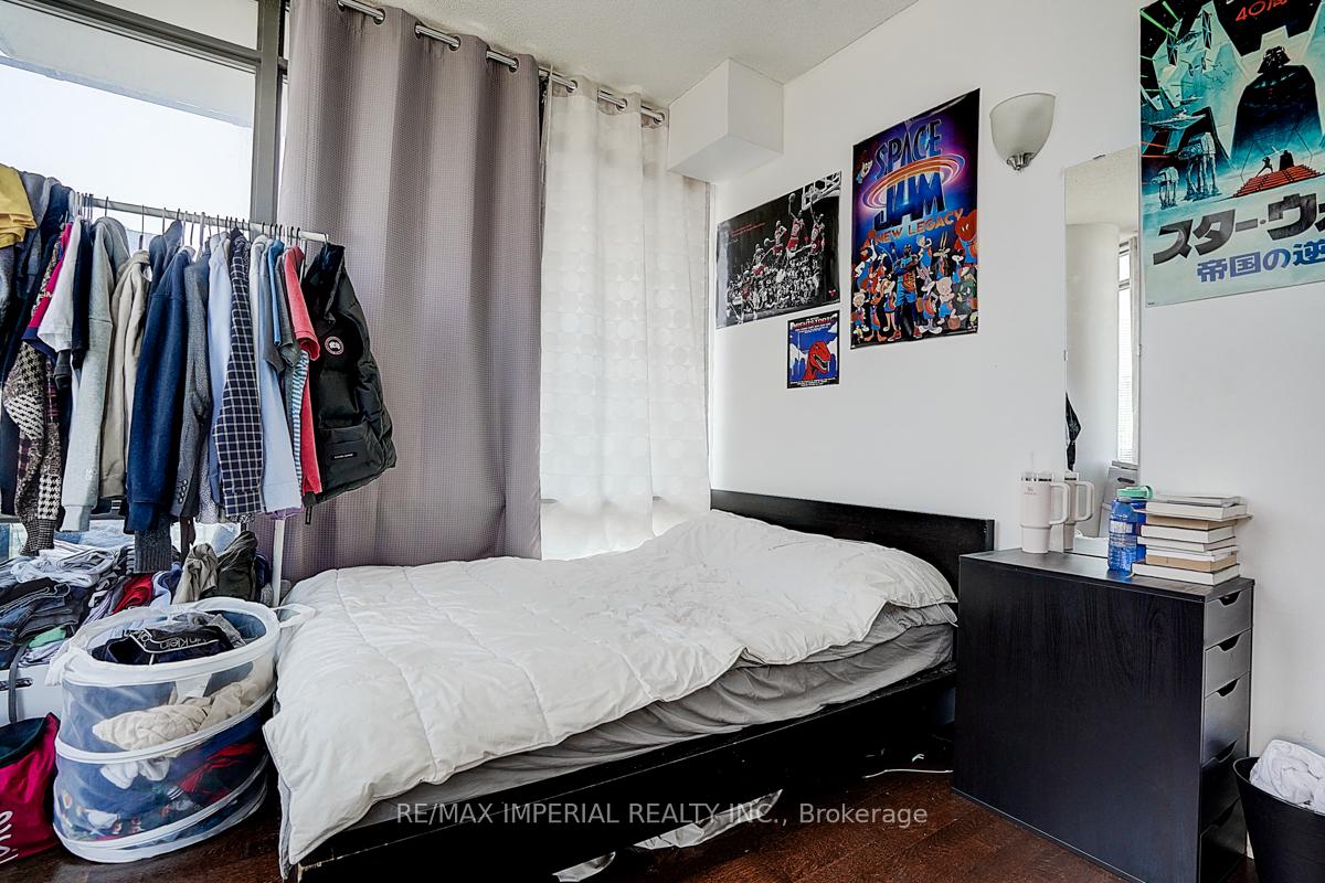 4 Bedrooms Condo at 832 Bay, Toronto For sale