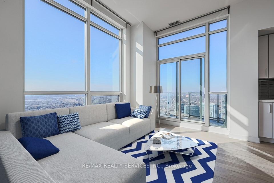 2 Bedrooms Condo at 2220 Lakeshore,  Toronto For sale