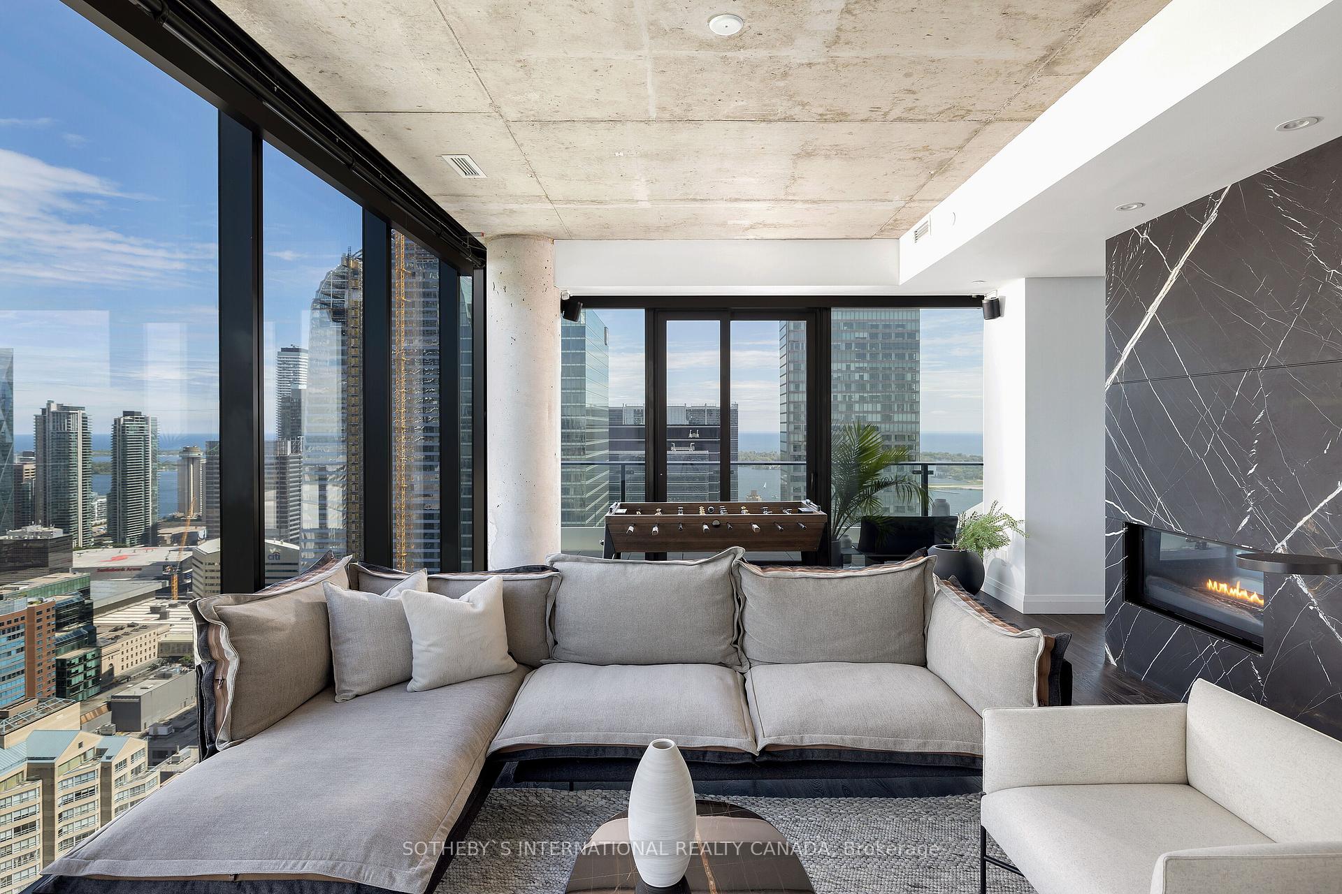 4 Bedrooms Condo at 224 King,  Toronto For sale