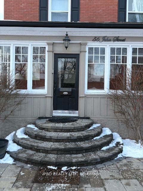 56 John Street, Brampton, ON L6W 1Z3