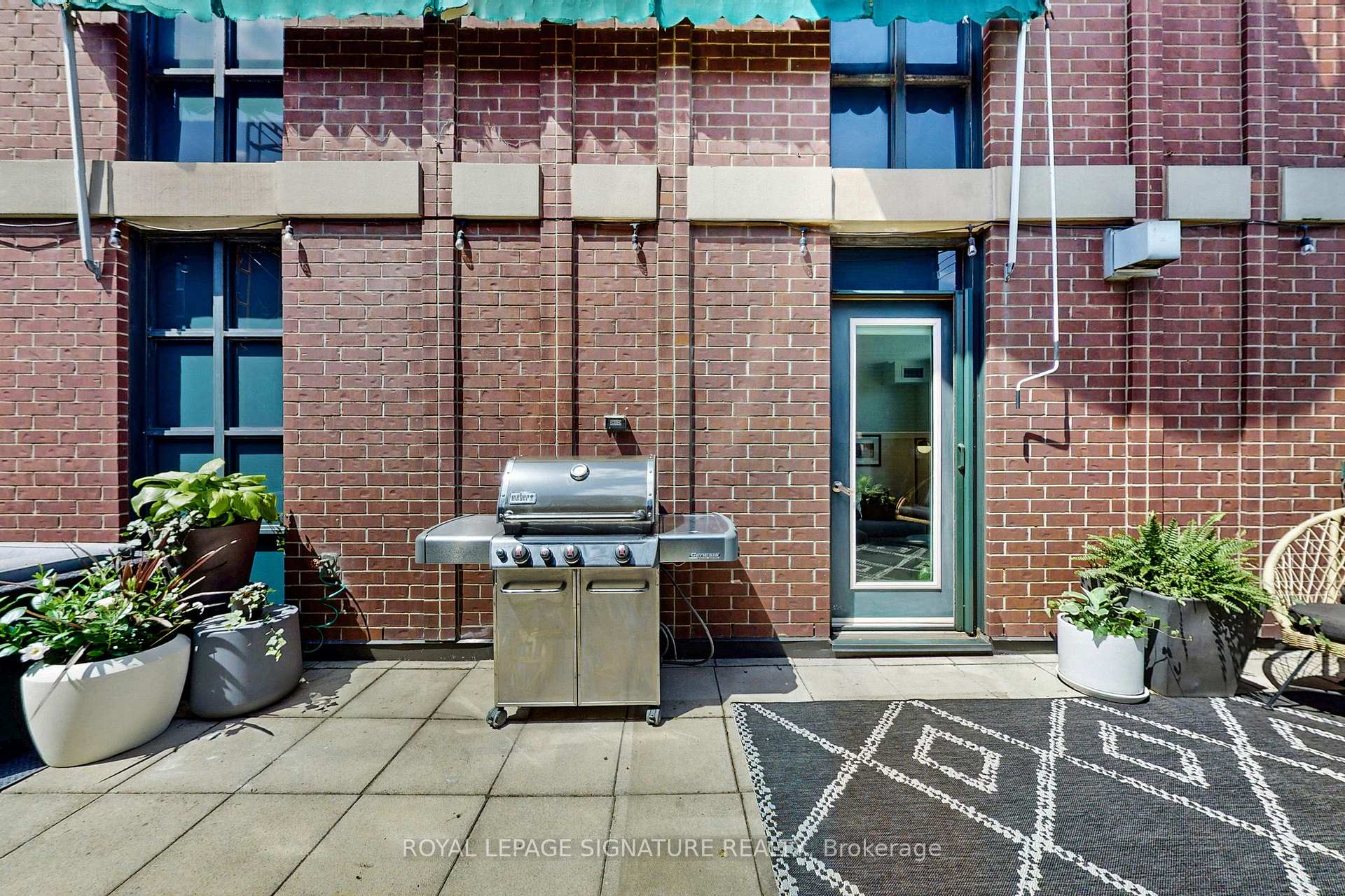 2 Bedrooms Condo at 901 Queen, Toronto For sale