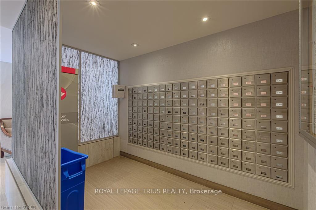 2 Bedrooms Condo at 6500 Montevideo,  Mississauga For sale