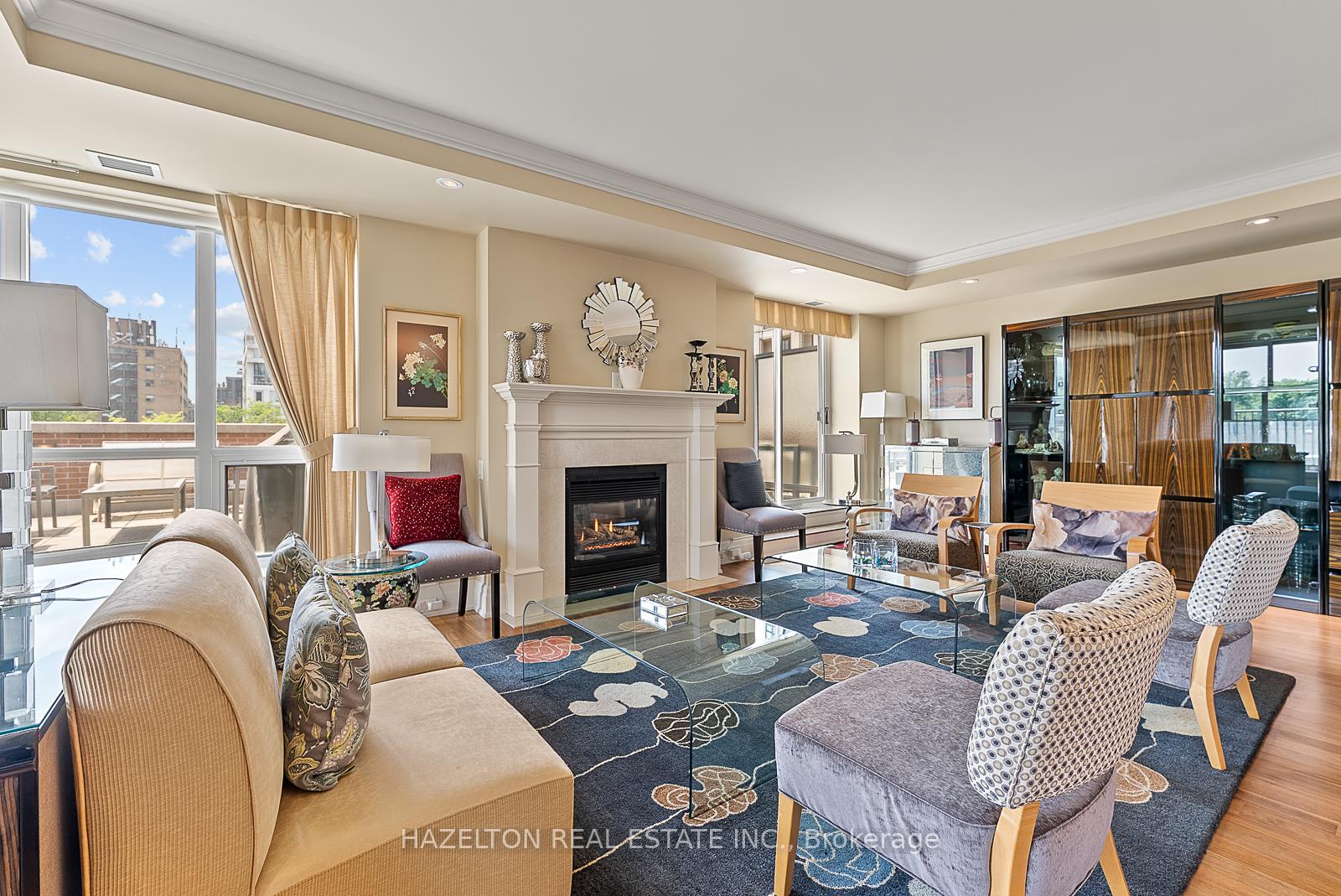 3 Bedrooms Condo at 155 St Clair, Toronto For sale