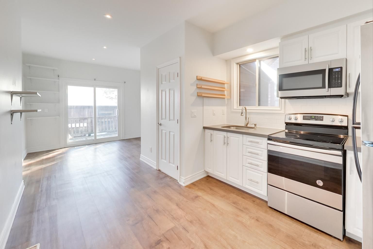 5 Garnet Avenue 1