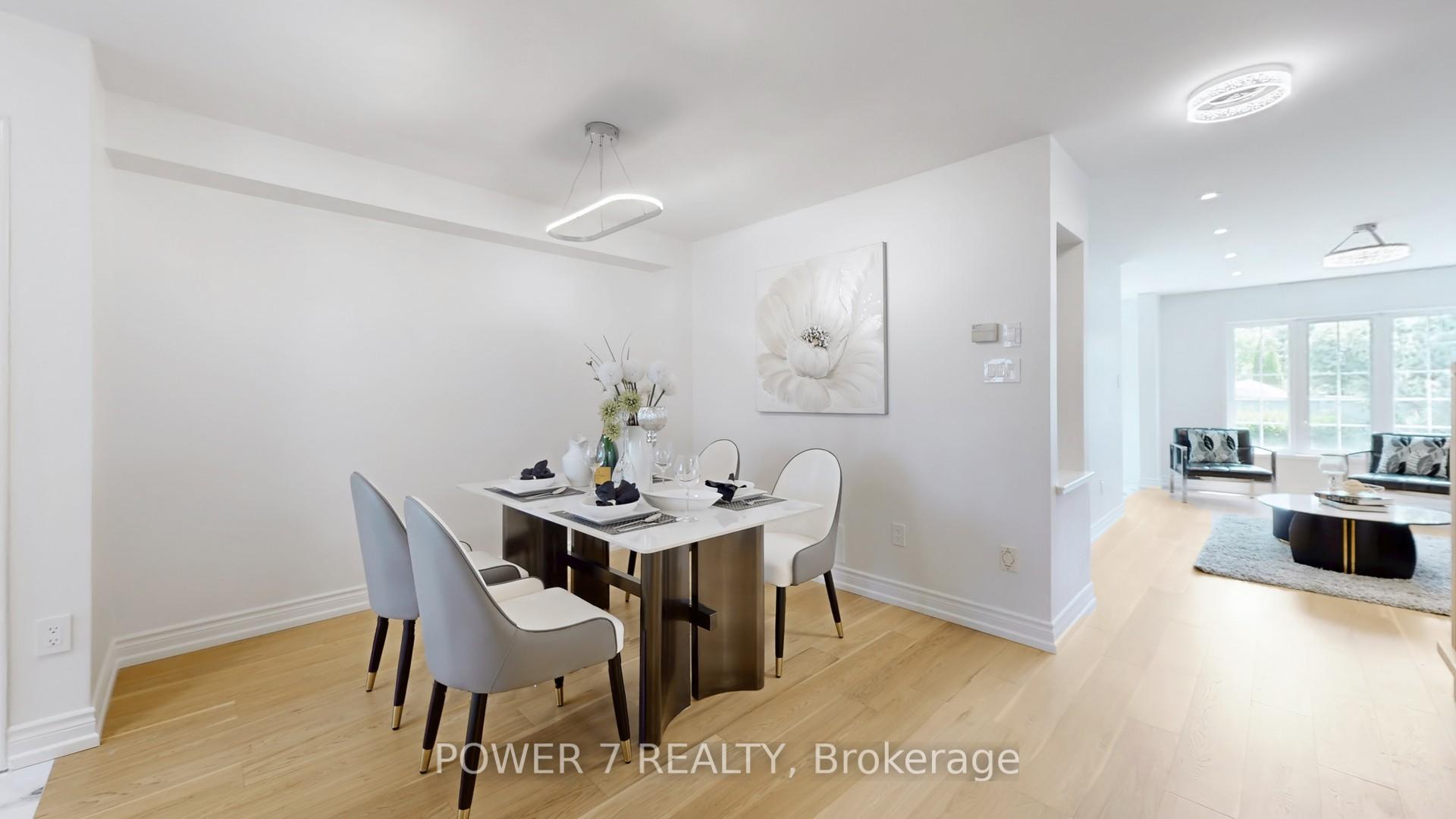 3 Bedrooms Condo at 2665 Thomas, Mississauga For sale