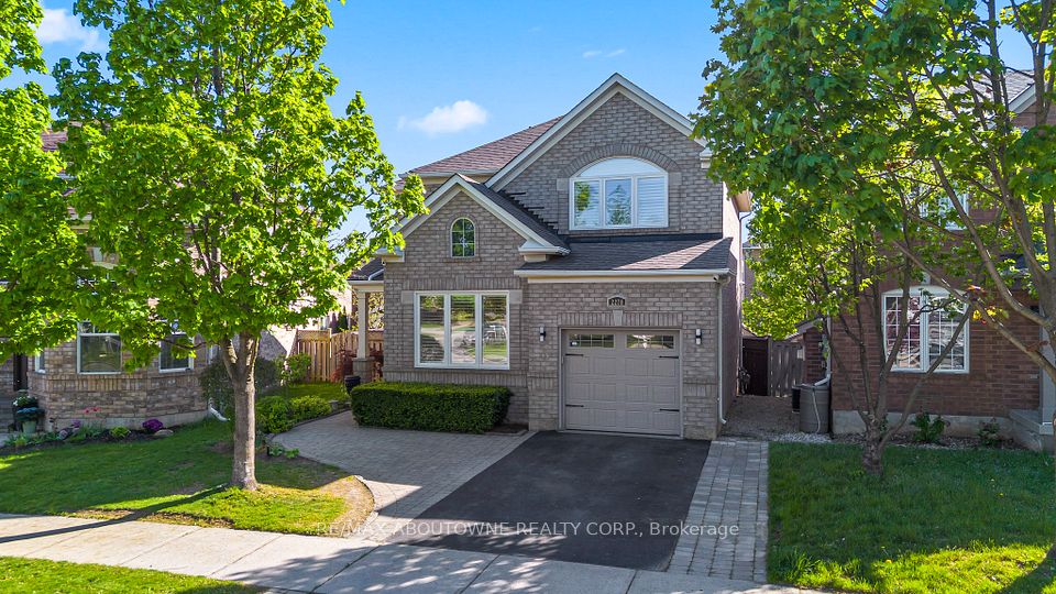 2270 Dunforest Crescent