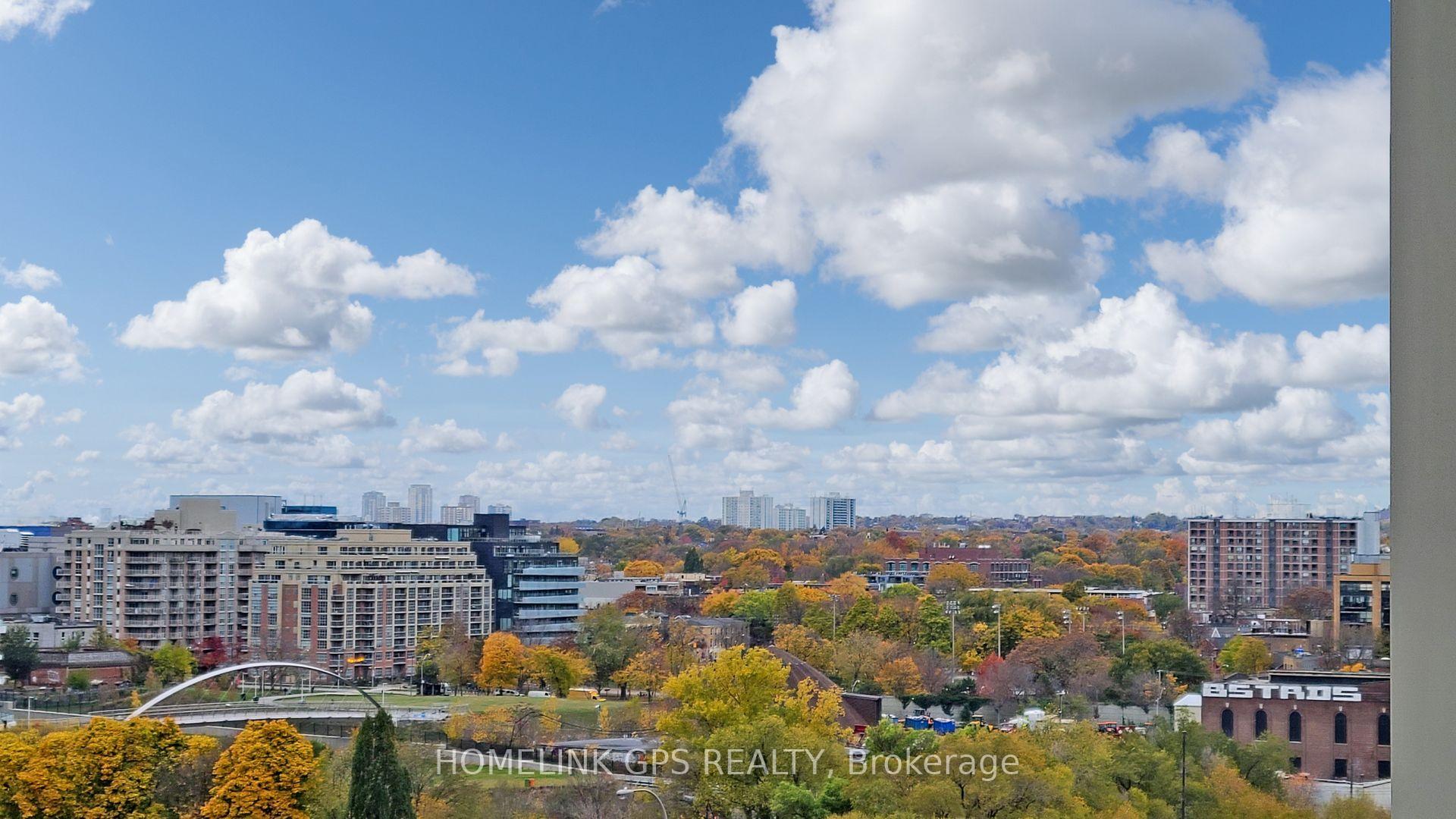 2 Bedrooms Condo at 35 Bastion, Toronto For sale