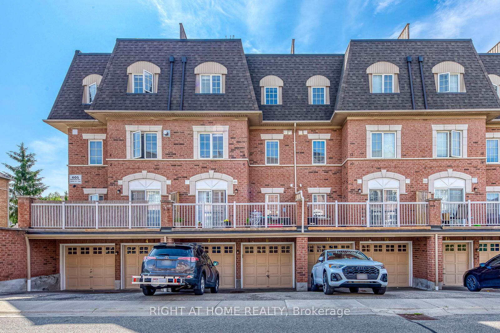 2 Bedrooms Condo at 605 Shoreline, Mississauga For sale