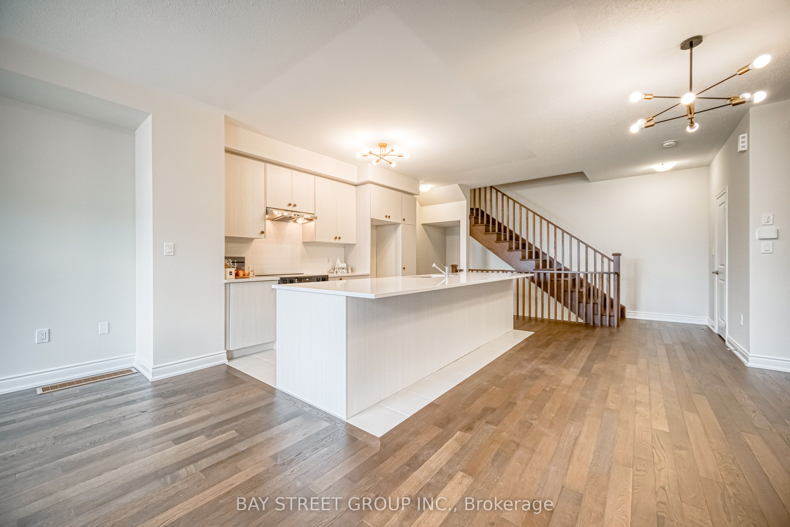 1411 Courtleigh Trail