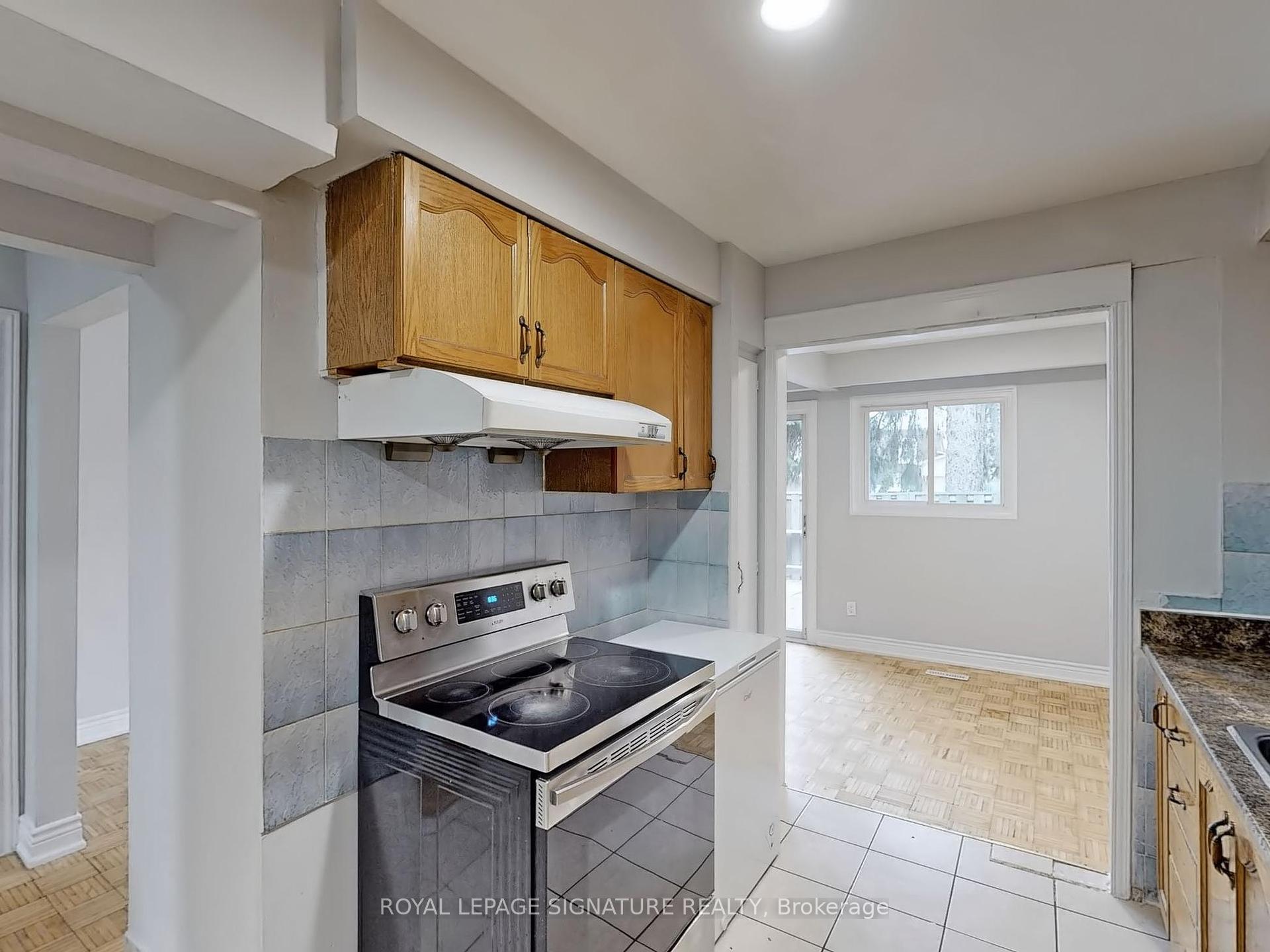 4 Bedrooms Condo at 400 Mississauga Valley,  Mississauga For sale
