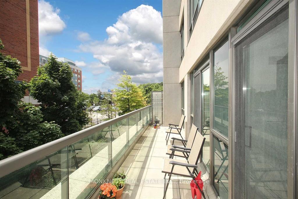 2 Bedrooms Condo at 68 Grangeway, Toronto For sale