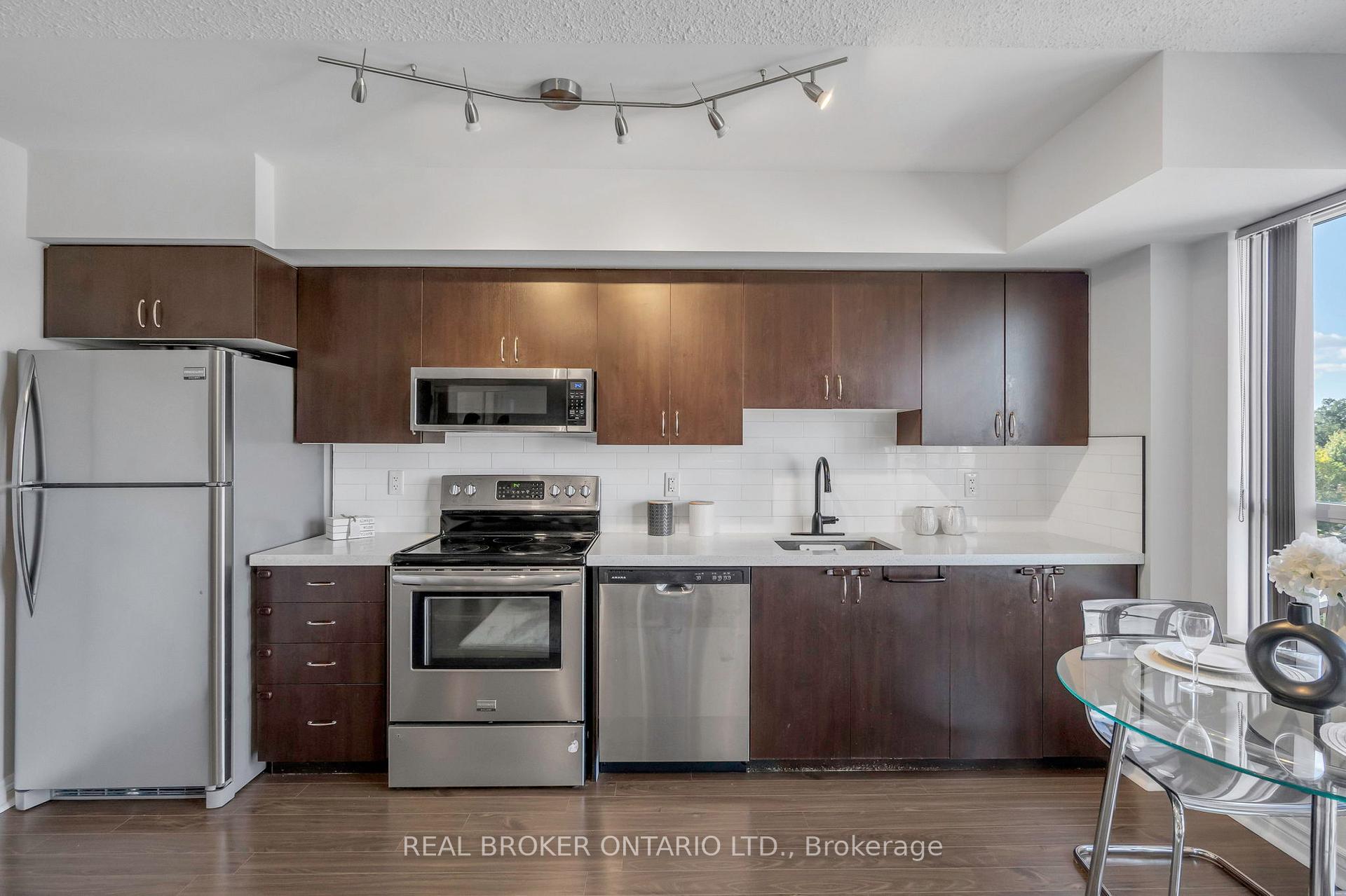 1 Bedroom Condo at 35 Saranac, Toronto For sale
