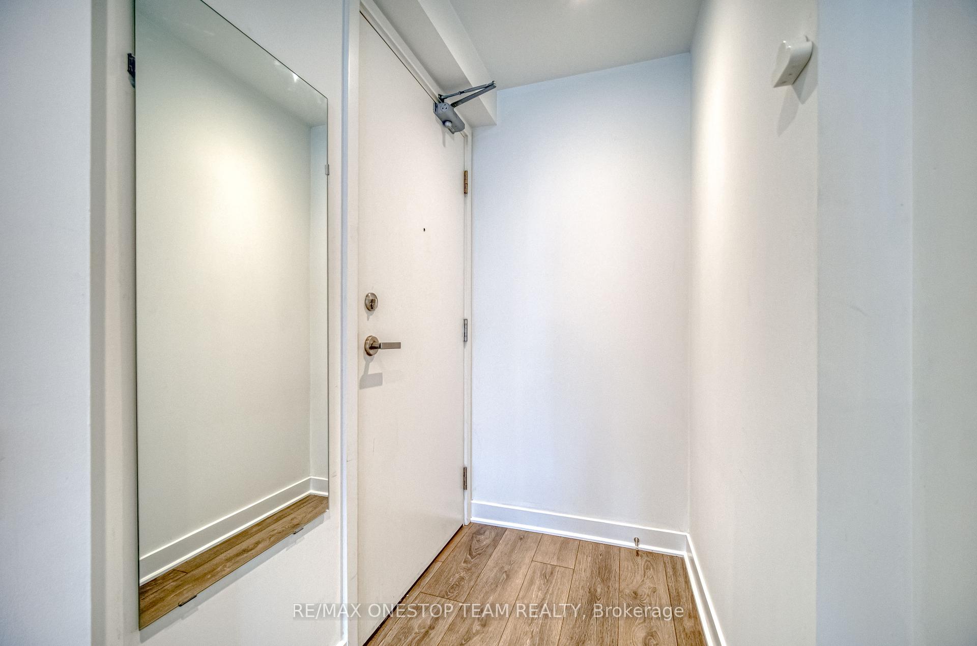 1 Bedroom Condo at 15 Grenville, Toronto For sale