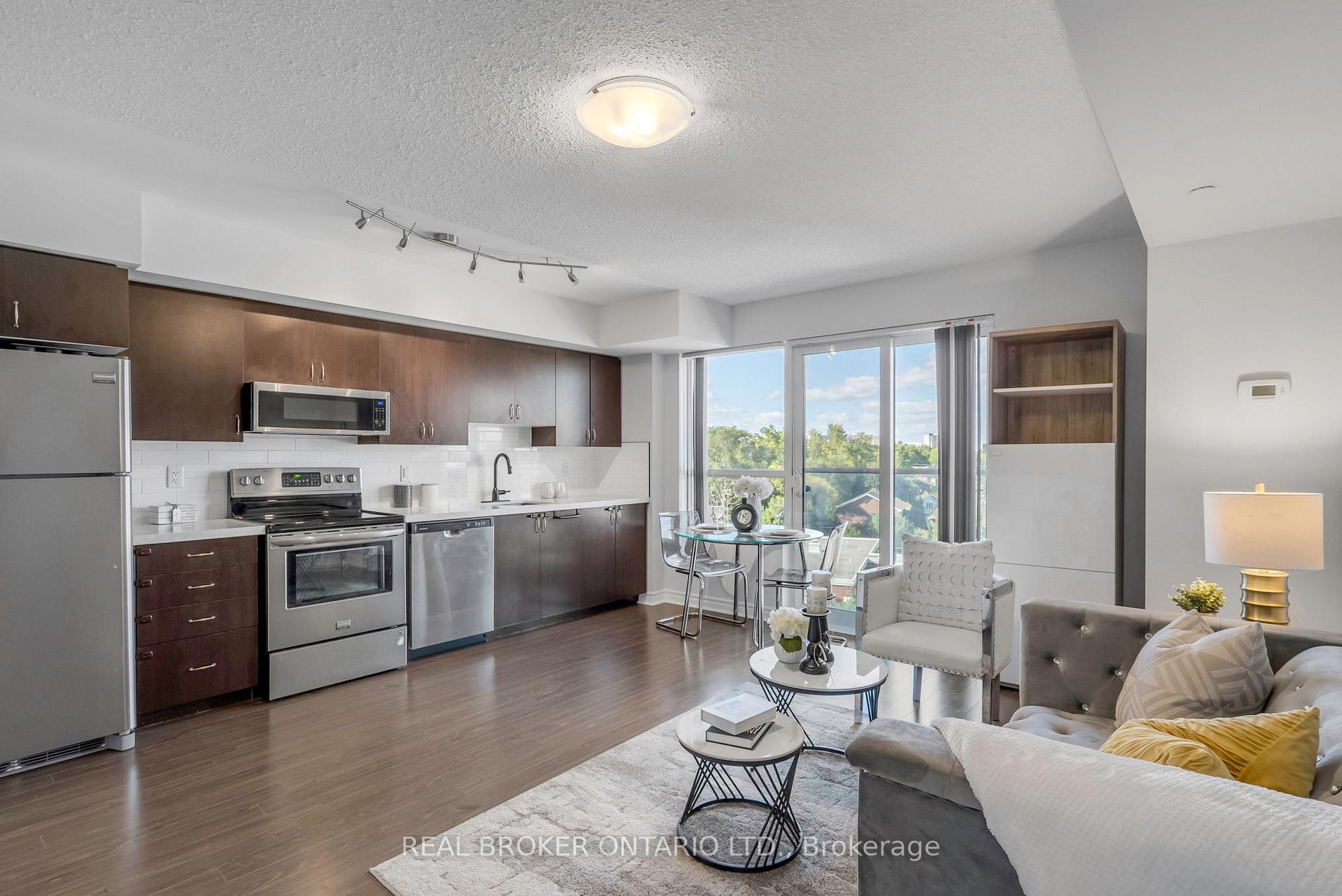 1 Bedroom Condo at 35 Saranac, Toronto For sale