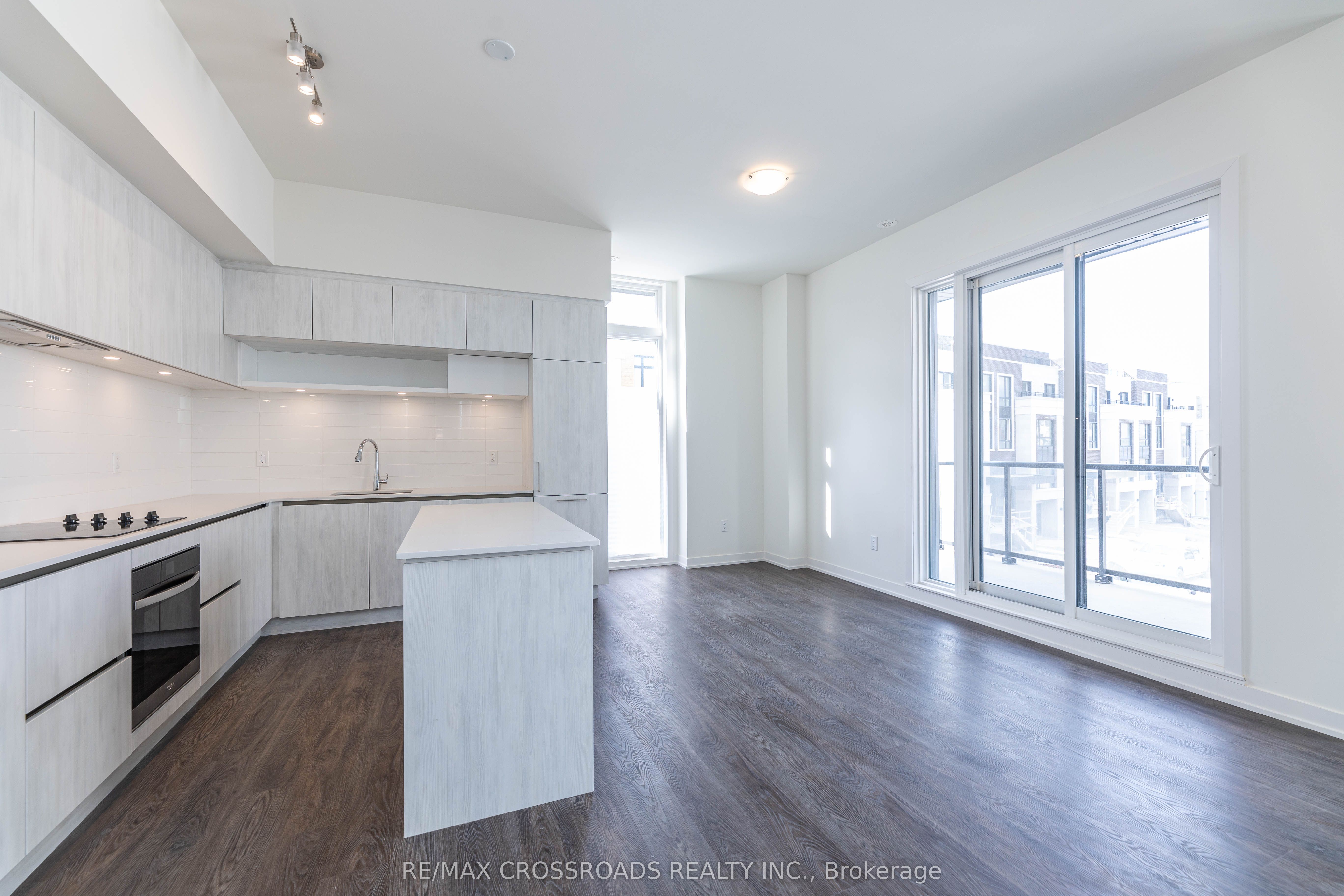 10 David Eyer Road E, #1203