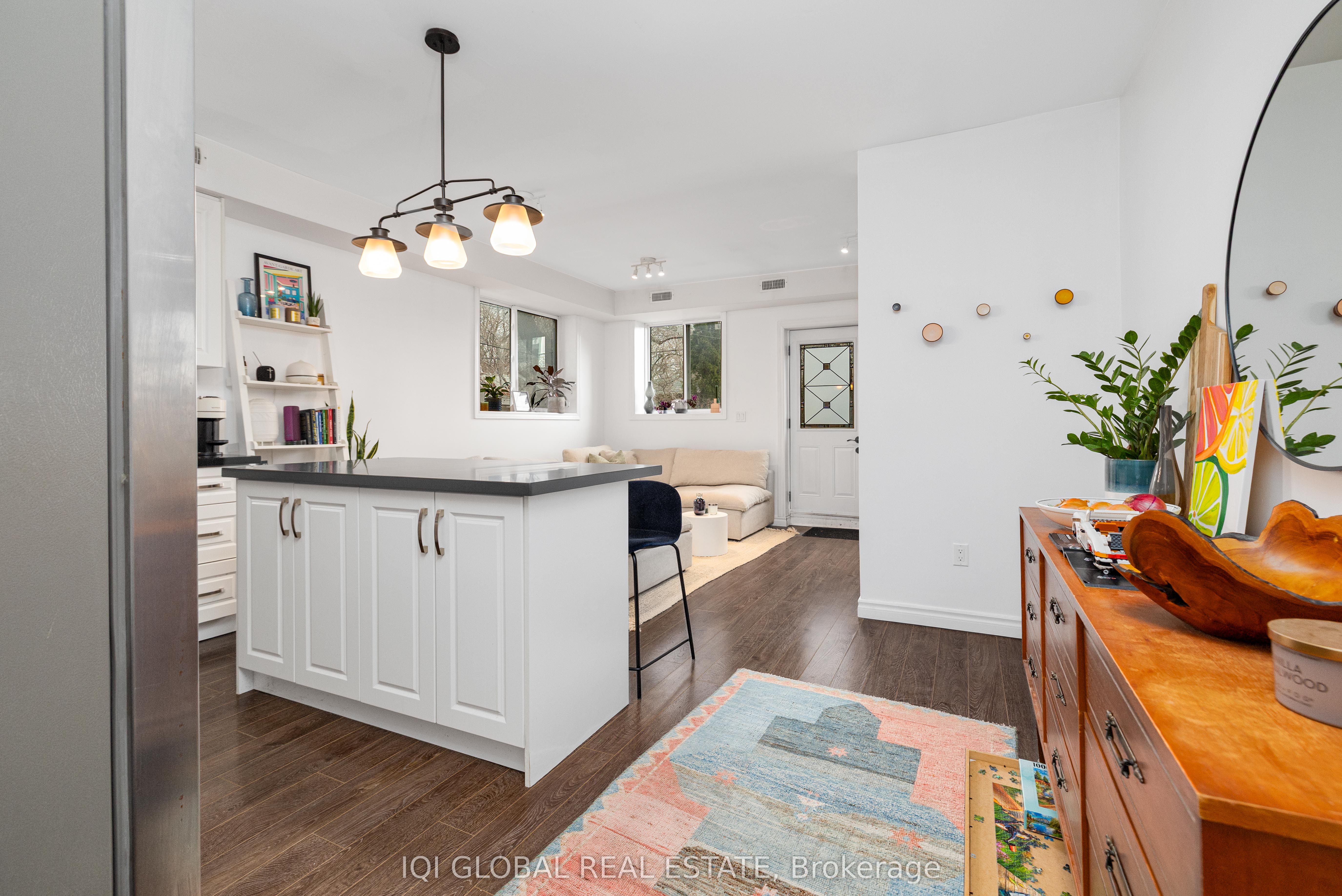 183 Grace Street, #Mainfl