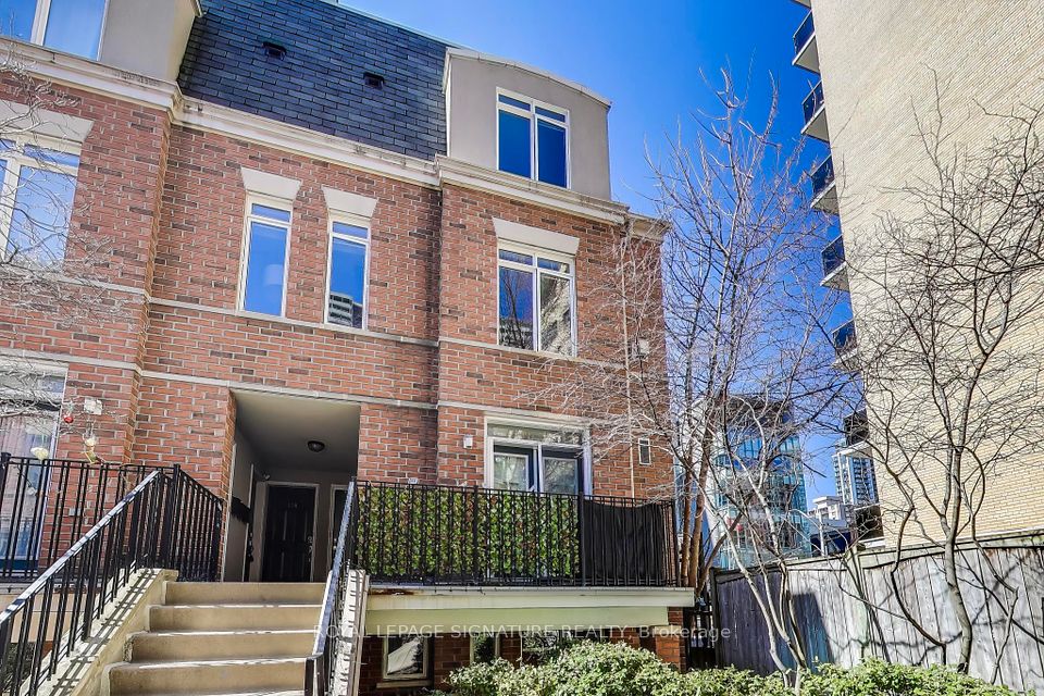 415 Jarvis