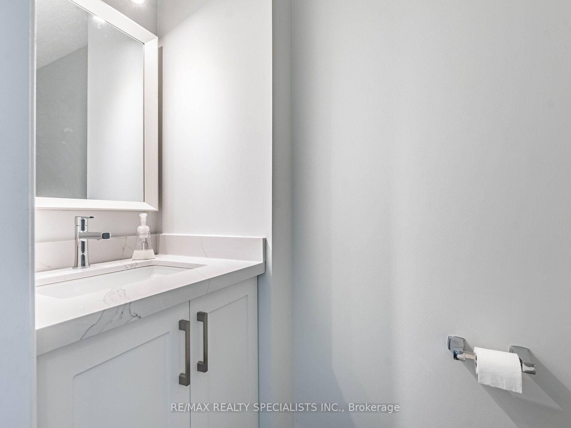 3 Bedrooms Condo at 1764 Rathburn,  Mississauga For sale