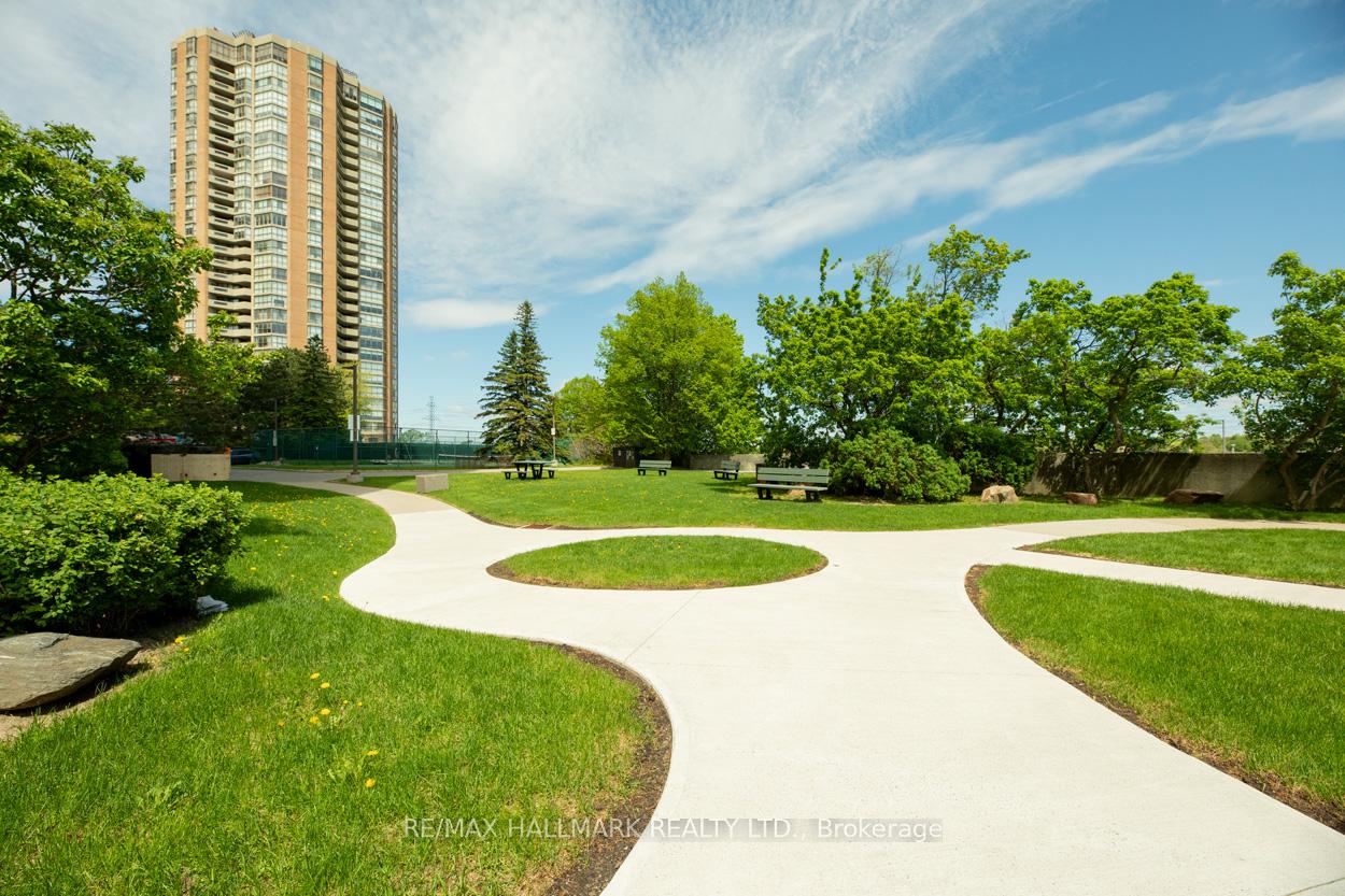 3 Bedrooms Condo at 55 Skymark, Toronto For sale