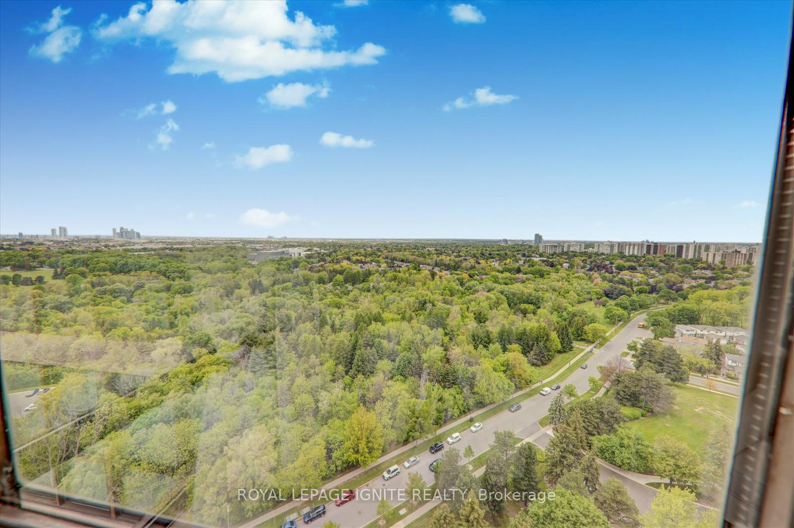3 Bedrooms Condo at 131 Torresdale, Toronto For sale