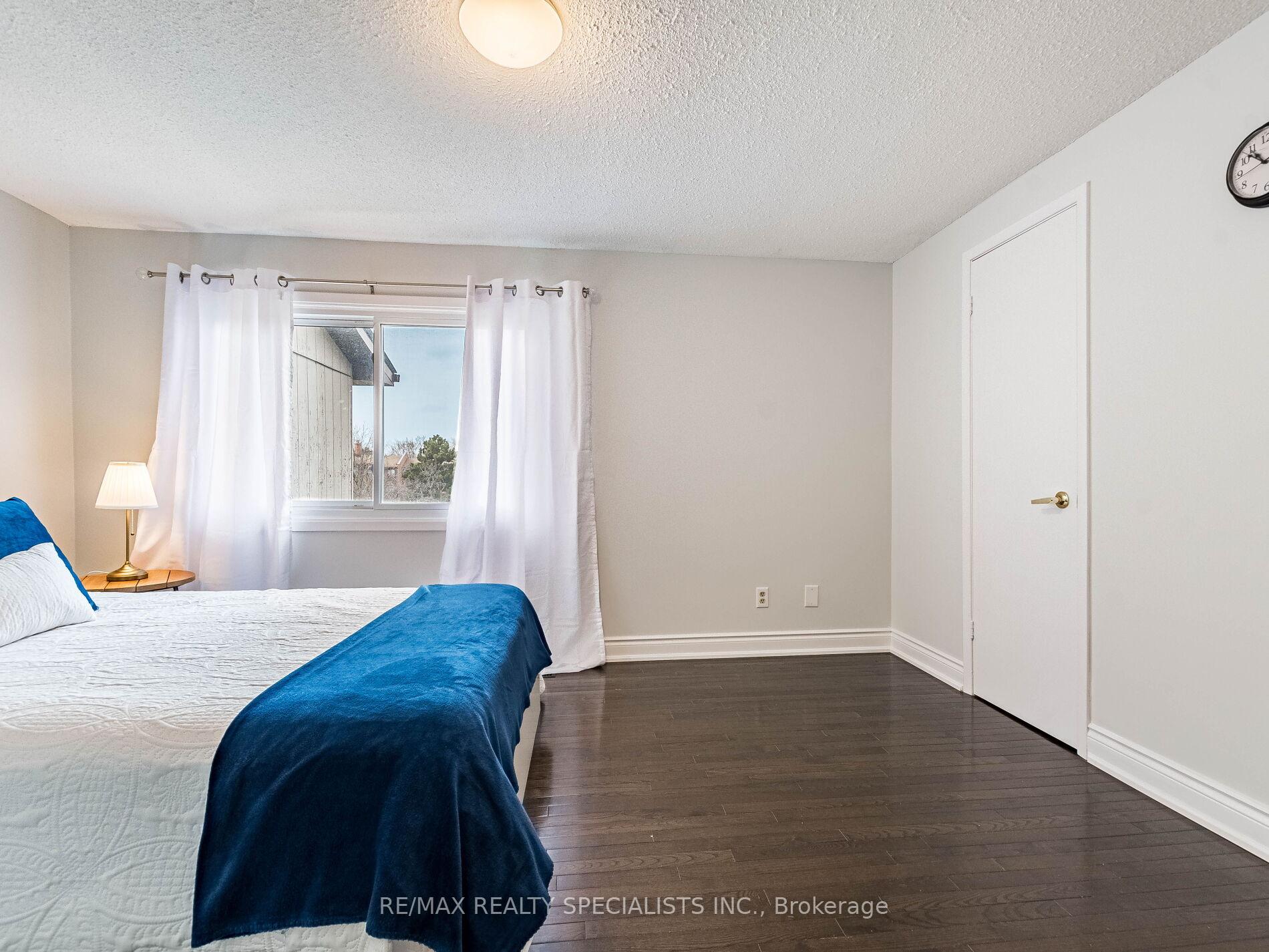 3 Bedrooms Condo at 1764 Rathburn,  Mississauga For sale