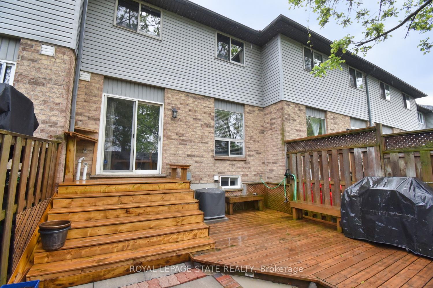 3 Bedrooms Condo at 565 Rymal, Hamilton For sale