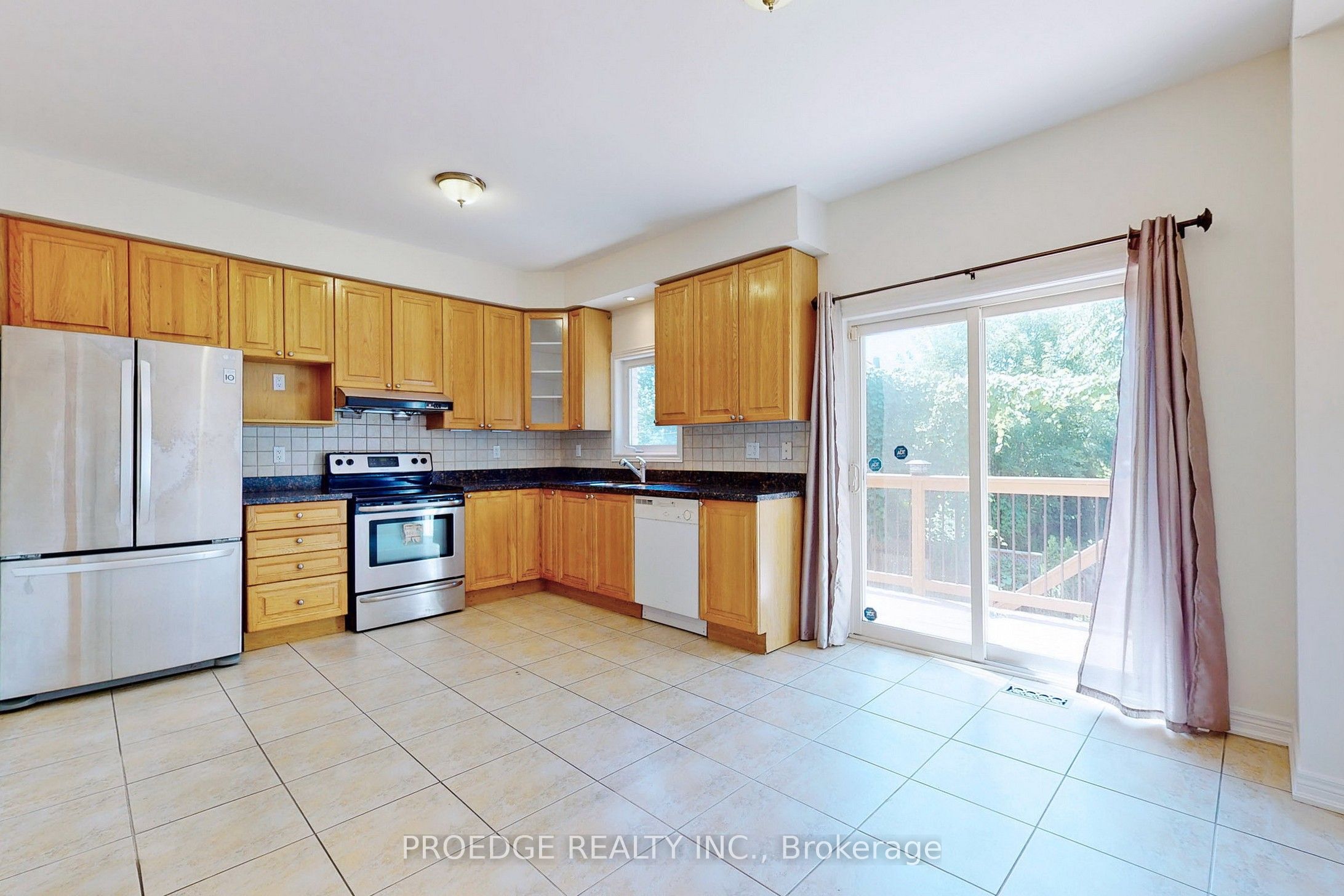 26 Aylesworth Avenue