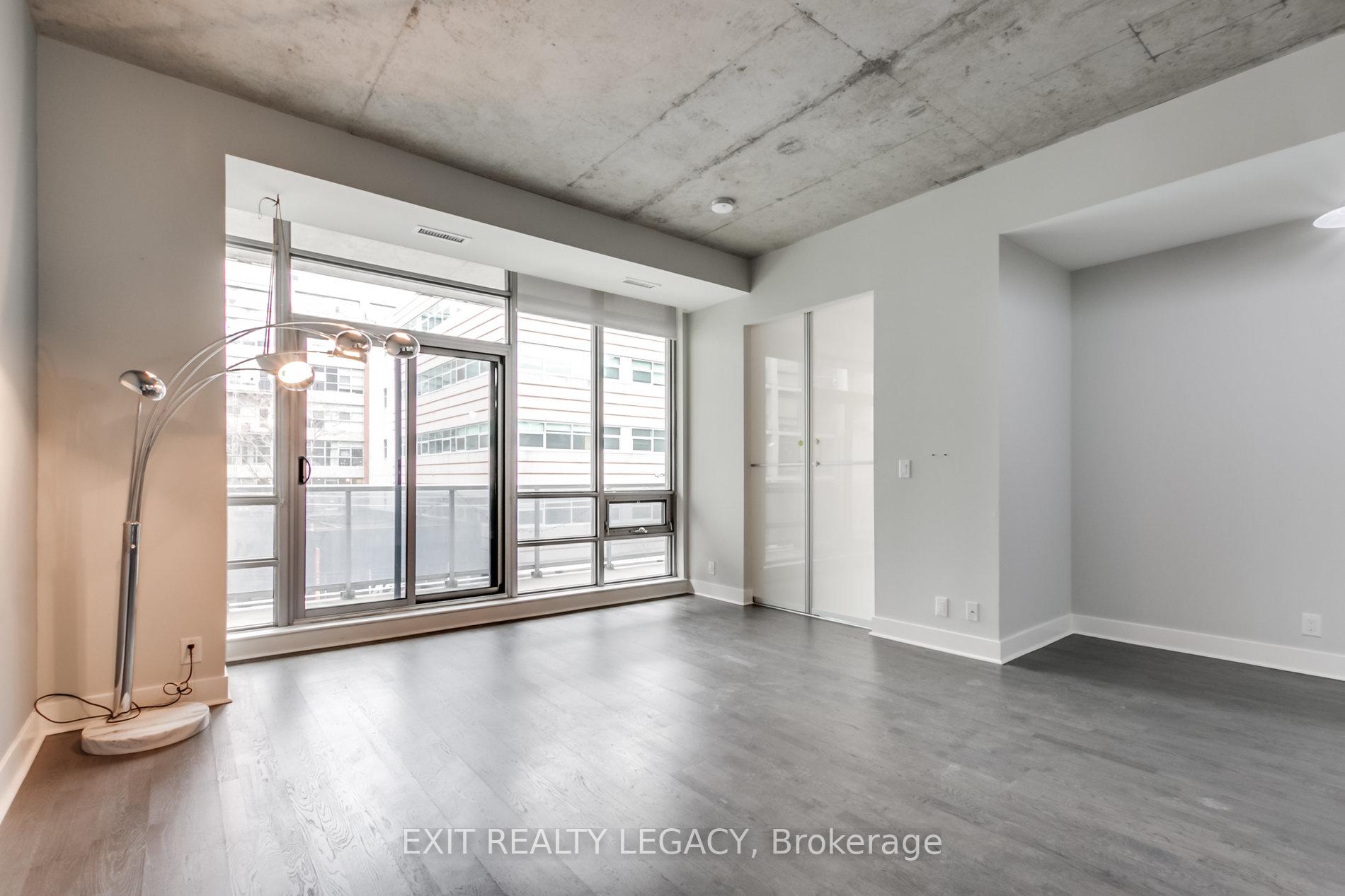 1 Bedroom Condo at 399 Adelaide,  Toronto For sale