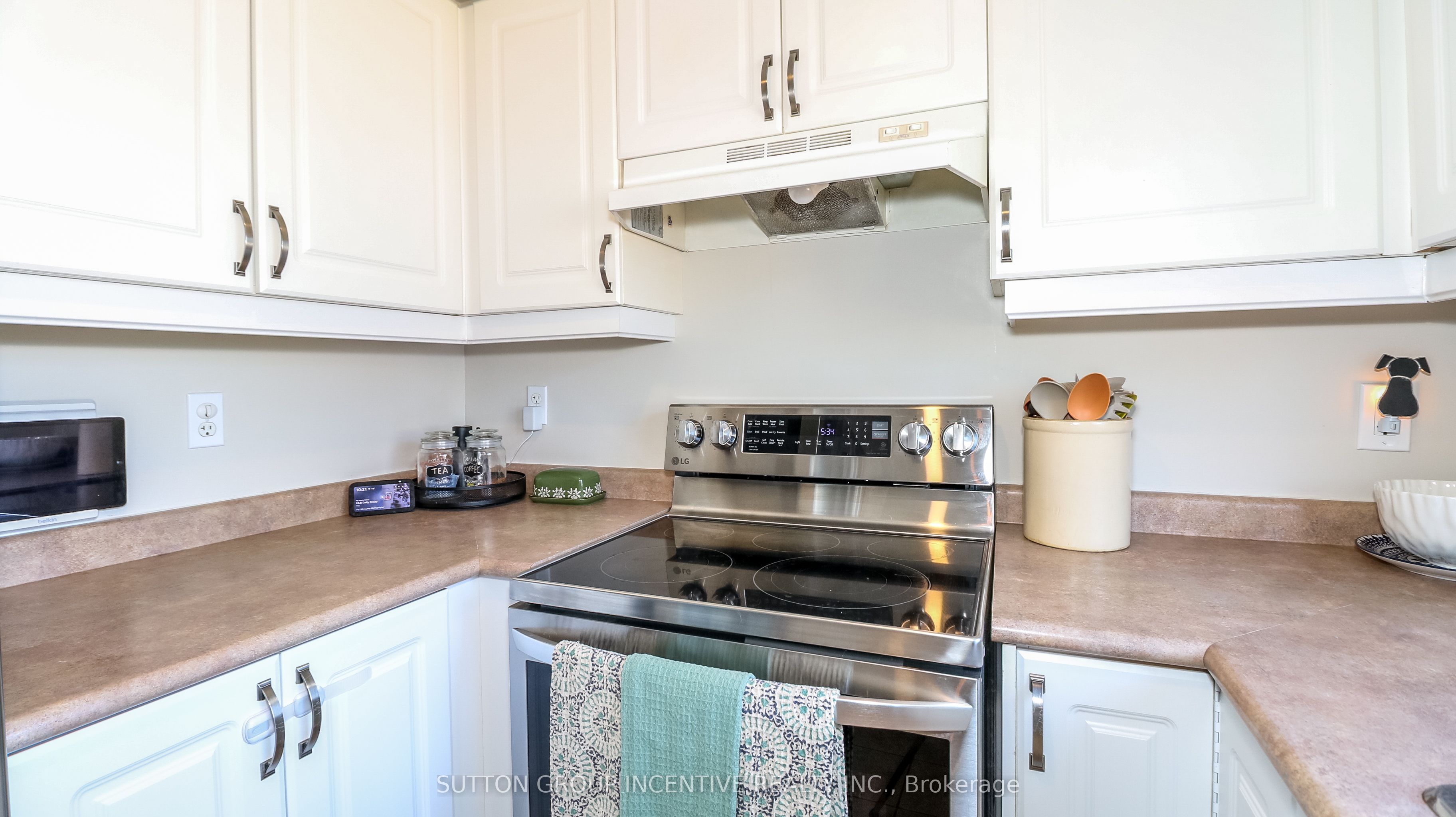 54 Succession Crescent W