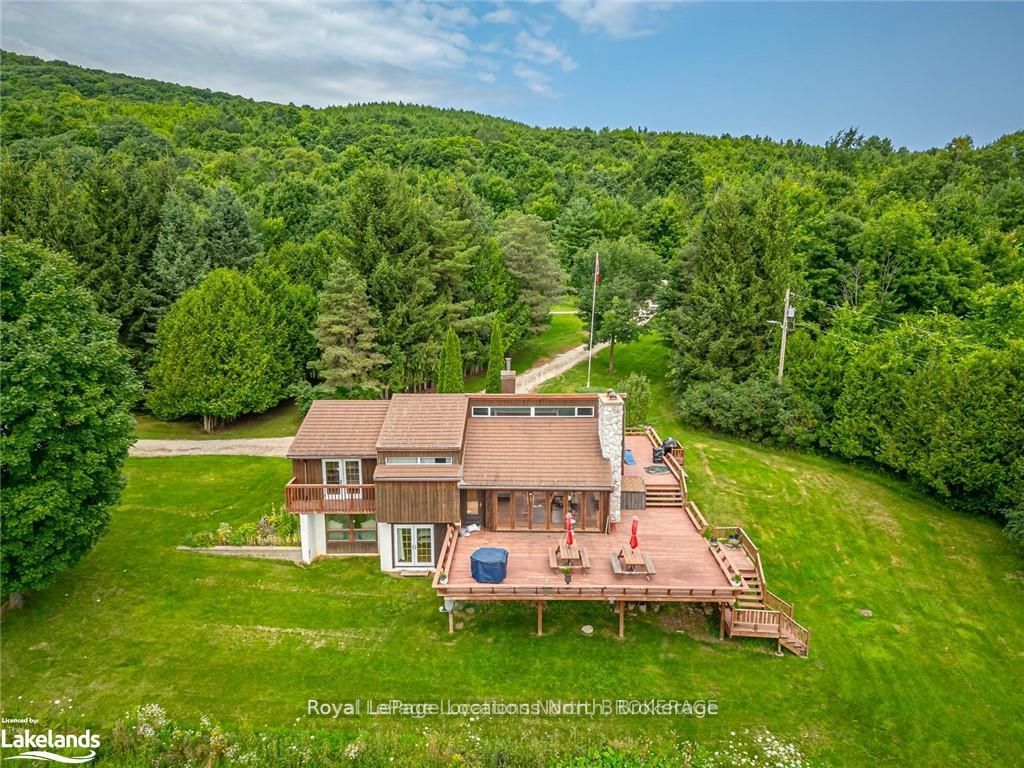 795310 The Blue Mountains Clearview Townline