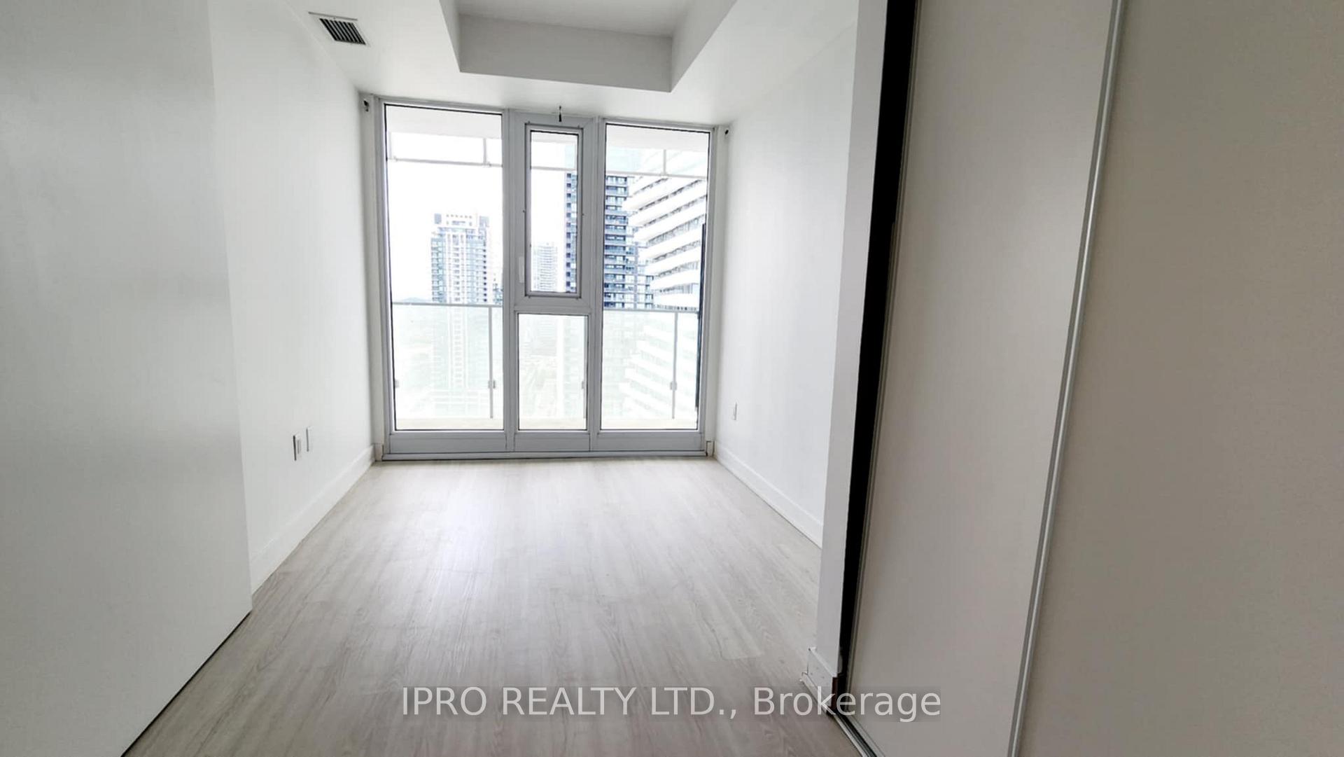 2 Bedrooms Condo at 3883 Quartz, Mississauga For sale