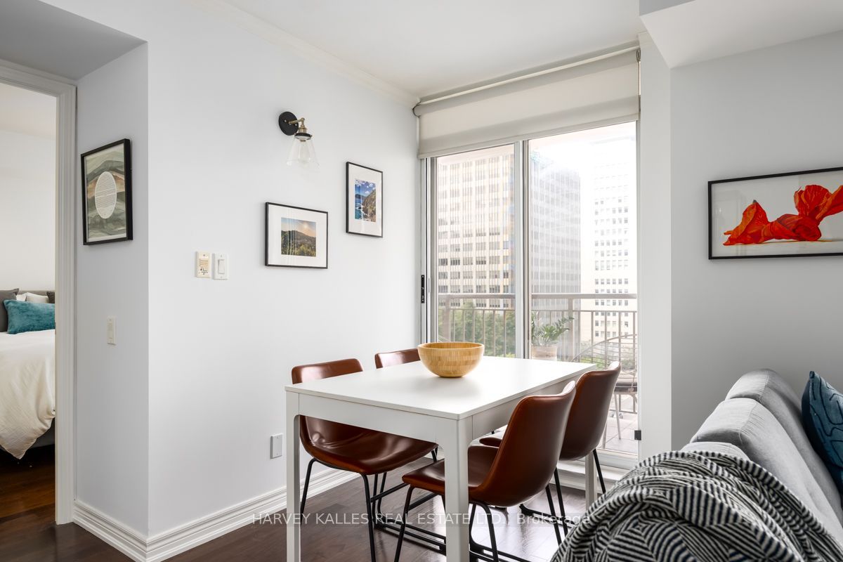 60 St. Clair Avenue W 1107