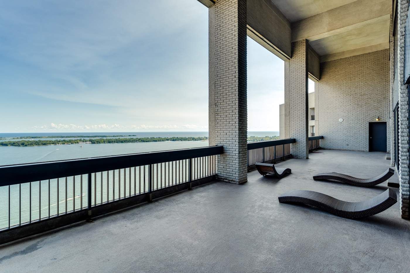 33 Harbour Square 2440